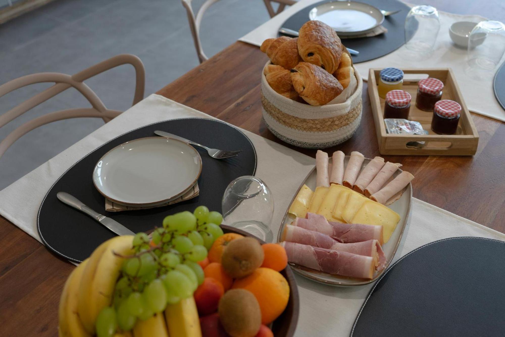 Au Petit Canteleu - Bed & Breakfast Beloeil Dış mekan fotoğraf