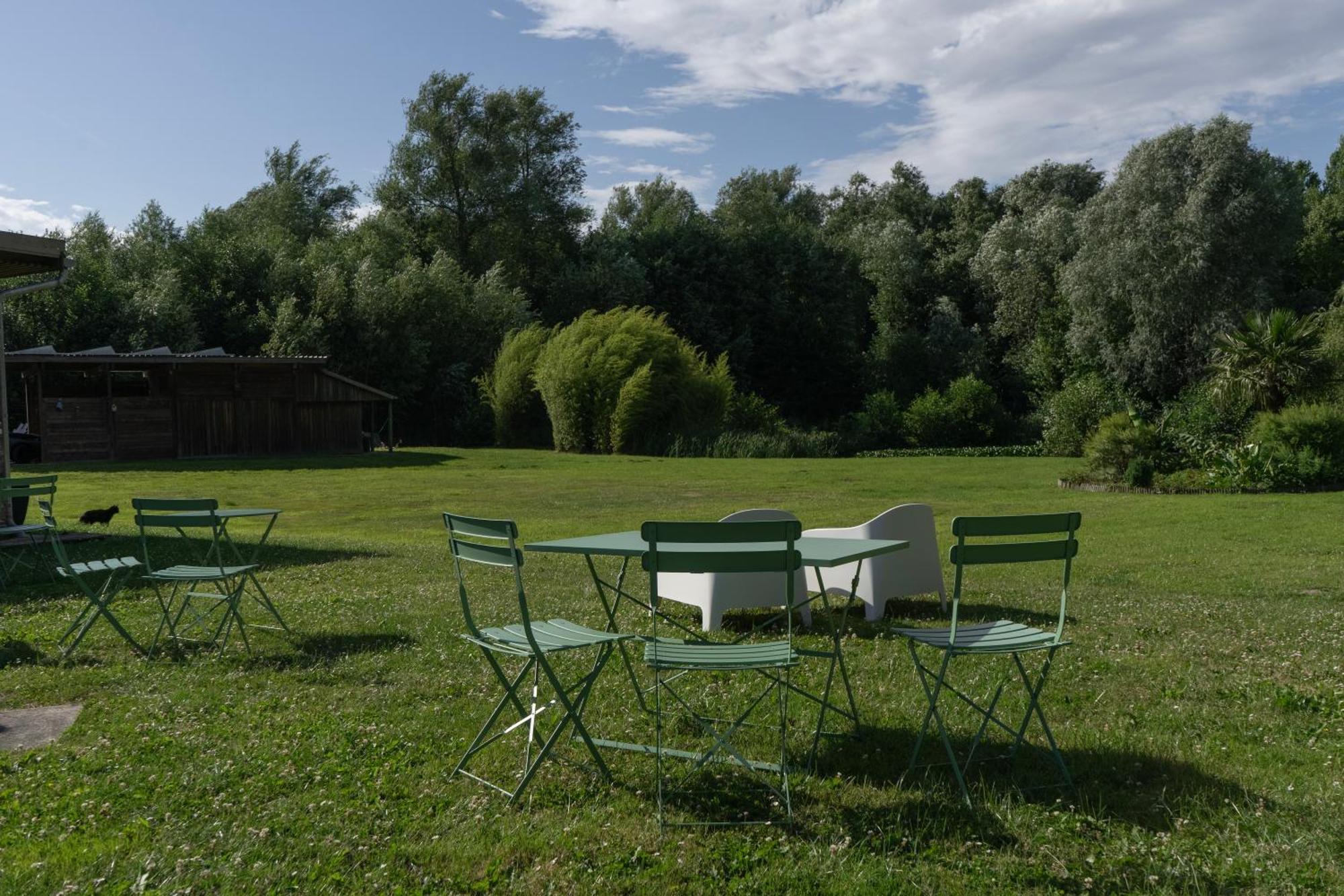 Au Petit Canteleu - Bed & Breakfast Beloeil Dış mekan fotoğraf